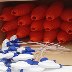 Pistola Naranja de 750ml con Pulverizador (Caja 15 Unid.)